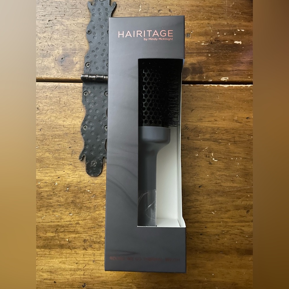 New In Box Hairitage Round We Go Ceramic Thermal Hair Brush